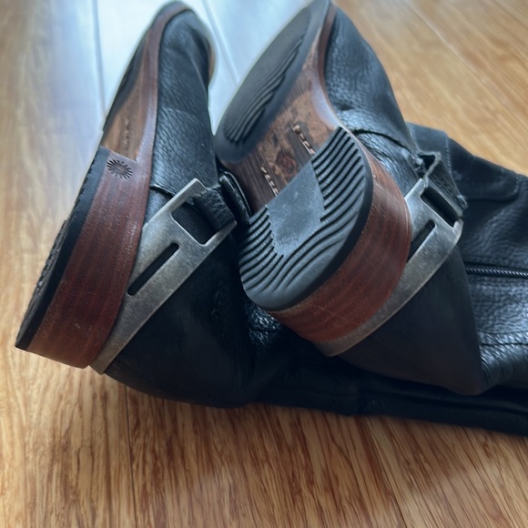 UGG Channing riding boot - Picture 3 of 8